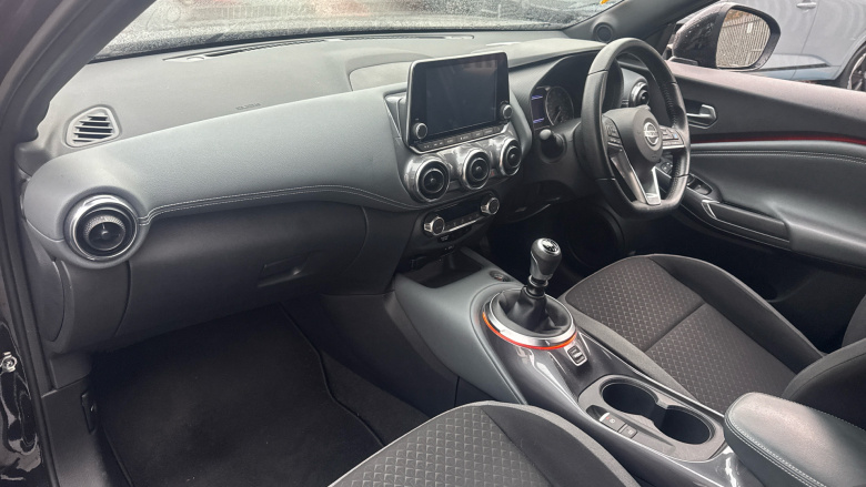 Nissan Juke 1.0 DiG-T N-Connecta 5dr Petrol Hatchback